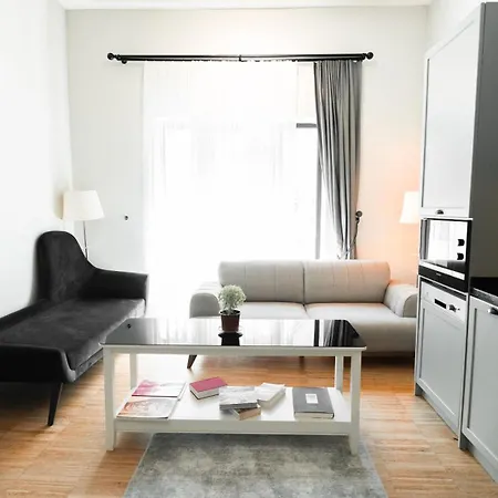 Decamondo Hotel apartamentowy 4*