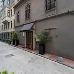 Decamondo アパートホテル