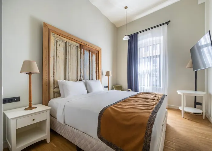 Decamondo Aparthotel 4*